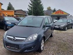 Grau Gebraucht 2011 Opel Zafira Design Edition Van / Kleinbus | 6.999 € (Teuer)