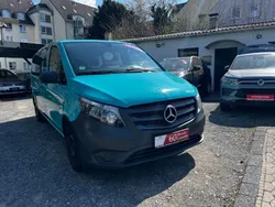 Blau Gebraucht 2018 Mercedes Vito Van / Kleinbus | 20.825 € (Teuer)