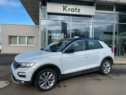 White silver metallic Gebraucht 2018 VW T-Roc Style SUV | 17.690 € (Guter Preis)