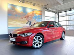 Melbournerot metallic Gebraucht 2012 BMW 320 Sport Line Limousine | 12.720 € (Guter Preis)