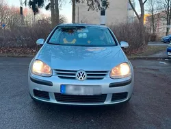 Silber Gebraucht 2004 VW Golf V Kleinwagen | 2.800 € (Fairer Preis)