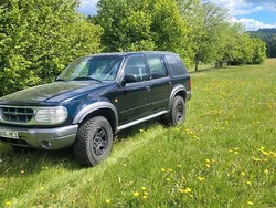Schwarz Gebraucht 2000 Ford Explorer SUV | 3.500 € (Fairer Preis)