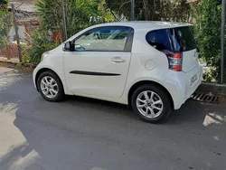 Weiß Gebraucht 2010 Toyota iQ Kleinwagen | 6.950 € (Fairer Preis)