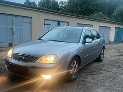 Grau Gebraucht 2003 Ford Mondeo Ghia Limousine | 1.500 € (Guter Preis)