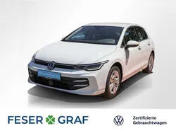 Pure white Gebraucht 2024 VW Golf VIII Life Limousine | 23.240 € (Guter Preis)