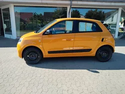Gelb Gebraucht 2024 Renault Twingo Equilibre Kleinwagen | 15.749 € (Teuer)