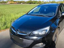 Schwarz Gebraucht 2013 Opel Astra Active Kombi | 5.000 € (Guter Preis)