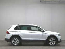 Weiss Gebraucht 2022 VW Tiguan Active SUV | 19.980 € (Superpreis)