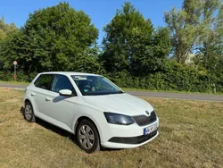 Weiß Gebraucht 2014 Skoda Fabia Ambition Kleinwagen | 4.500 € (Guter Preis)