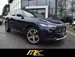 Blu emozione (metallic) Gebraucht 2017 Maserati Levante GranLusso SUV | 44.989 €