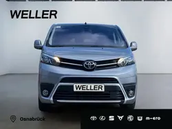 Bismutsilber metallic Gebraucht 2024 Toyota Proace Comfort Van | 36.250 € (Teuer)