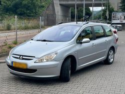 Weiß Gebraucht 2003 Peugeot 307 SUV | 500 €