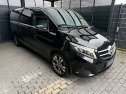 Schwarz Gebraucht 2018 Mercedes V220 Avantgarde Van / Kleinbus | 33.999 € (Fairer Preis)