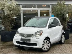Weiß Gebraucht 2016 Smart ForTwo Coupé Kleinwagen | 10.999 € (Guter Preis)