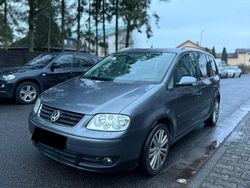 Grau Gebraucht 2006 VW Touran Highline Van / Kleinbus | 1.200 € (Superpreis)