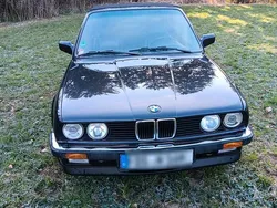 Schwarz Gebraucht 2025 BMW 325 Cabrio | 17.900 €