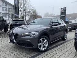 Grau Gebraucht 2017 Alfa Romeo Stelvio Super SUV | 21.500 € (Teuer)