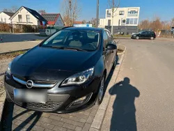 Schwarz Gebraucht 2015 Opel Astra Kombi | 5.800 € (Guter Preis)