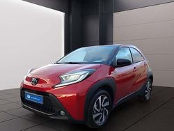 Chili red perleffekt/dach myst Gebraucht 2025 Toyota Aygo Kleinwagen | 19.590 € (Fairer Preis)