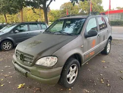 Blau Gebraucht 2000 Mercedes ML320 SUV | 1.590 € (Superpreis)
