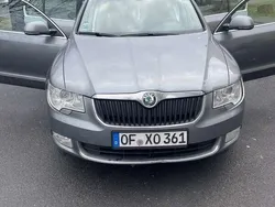 Grau Gebraucht 2011 Skoda Superb Ambition Limousine | 7.500 € (Guter Preis)