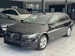 Schwarz Gebraucht 2022 VW Golf VIII Life Kombi | 18.789 € (Superpreis)