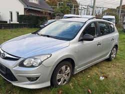 Silber Gebraucht 2011 Hyundai i30 Edition Kombi | 2.250 € (Guter Preis)