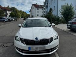Weiß Gebraucht 2017 Skoda Octavia Kombi | 8.450 € (Fairer Preis)