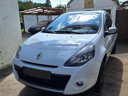 Weiß Gebraucht 2012 Renault Clio IV Kleinwagen | 4.590 €