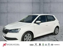Candyweiss Gebraucht 2021 Skoda Fabia Ambition Kleinwagen | 12.450 € (Guter Preis)