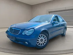 Blue metallic Gebraucht 2001 Mercedes C180 Limousine | 2.193 € (Fairer Preis)