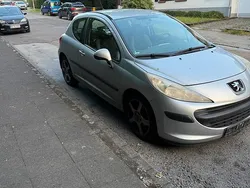 Silber Gebraucht 2007 Peugeot 207 Kleinwagen | 700 € (Superpreis)