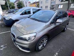 Grau Gebraucht 2014 BMW 218 Active Tourer Van / Kleinbus | 11.900 € (Fairer Preis)