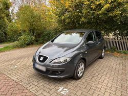 Grau Gebraucht 2006 Seat Altea Van / Kleinbus | 2.400 € (Fairer Preis)