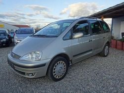 Grau Gebraucht 2005 Ford Galaxy Trend Van / Kleinbus | 850 € (Superpreis)