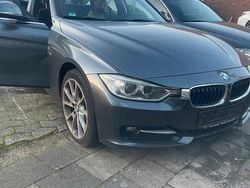 Grau Gebraucht 2013 BMW 320 Sport Line Kombi | 4.990 € (Fairer Preis)