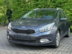 Grau Gebraucht 2013 Kia Ceed Kleinwagen | 4.399 € (Guter Preis)