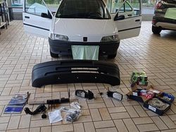 Weiß Gebraucht 1994 Peugeot 106 Kleinwagen | 3.500 €