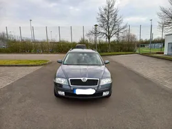 Grau Gebraucht 2007 Skoda Octavia Kombi | 2.549 € (Fairer Preis)