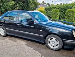 Schwarz Gebraucht 1998 Mercedes E200 Limousine | 4.500 € (Teuer)