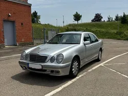 Silber Gebraucht 2000 Mercedes E220 Limousine | 3.450 € (Fairer Preis)