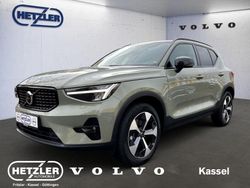 Sage green / metallic Gebraucht 2024 Volvo XC40 Plus SUV | 38.650 € (Fairer Preis)