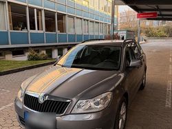 Grau Gebraucht 2012 Skoda Octavia Kombi | 3.800 € (Fairer Preis)