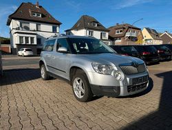 Grau Gebraucht 2014 Skoda Yeti SUV | 4.450 € (Fairer Preis)