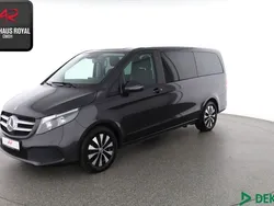 Grau Gebraucht 2022 Mercedes V220 Van / Kleinbus | 44.880 € (Guter Preis)