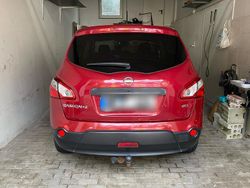 Rot Gebraucht 2010 Nissan Qashqai +2 SUV | 5.000 € (Guter Preis)