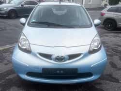 Silber Gebraucht 2006 Toyota Aygo Kleinwagen | 2.450 € (Fairer Preis)