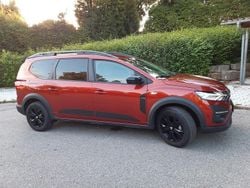 Rot Gebraucht 2022 Dacia Jogger Extreme Van / Kleinbus | 16.900 € (Guter Preis)