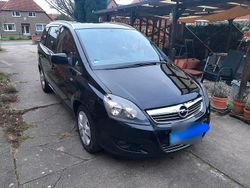 Schwarz Gebraucht 2011 Opel Zafira Van / Kleinbus | 2.600 €