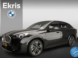 Schwarz Gebraucht 2024 BMW iX2 M Sport SUV | 44.899 € (Fairer Preis)